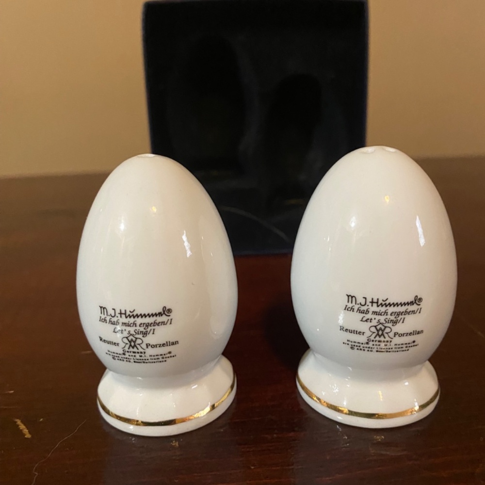 Vintage Hummel German salt and pepper shakers - Picture 4 of 4